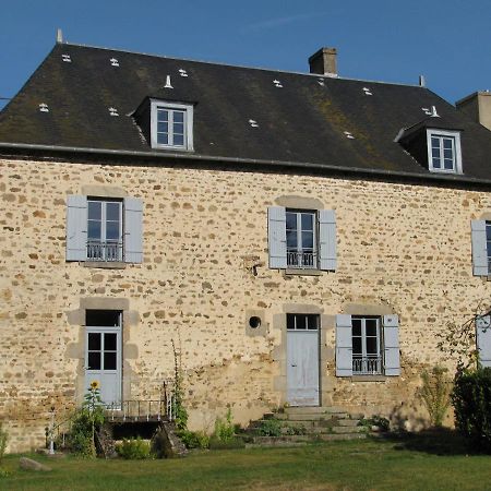 Chambres D'Hotes -B&B- La Bonneterie Montaigut-le-Blanc  Esterno foto